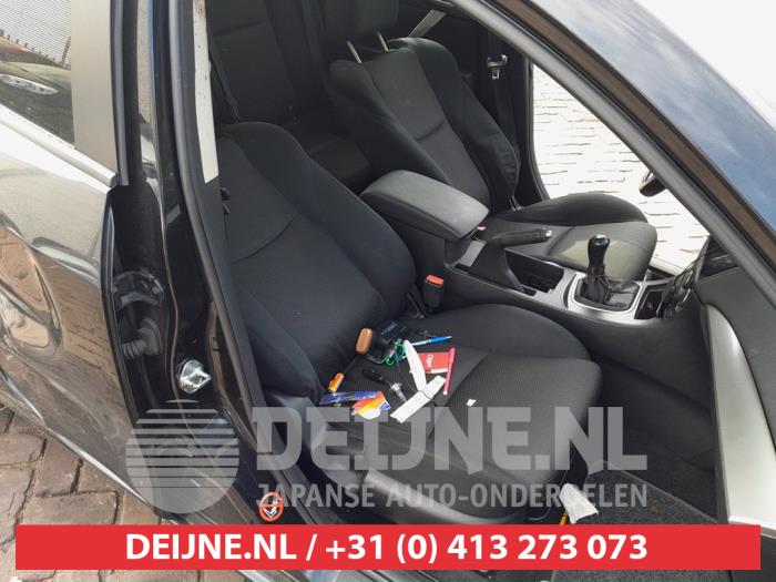 Mazda 3 Sport 1.6i MZR 16V Sloopvoertuig (2011, Zwart)