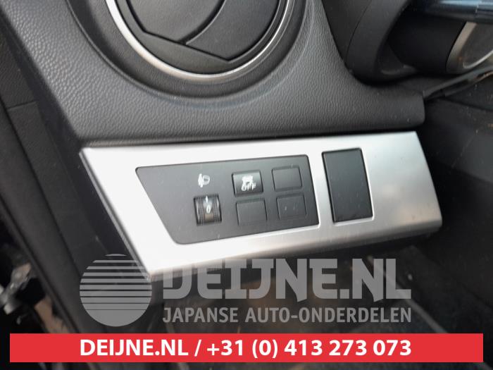 Mazda 3 Sport 1.6i MZR 16V Sloopvoertuig (2011, Zwart)