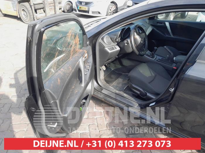 Mazda 3 Sport 1.6i MZR 16V Sloopvoertuig (2011, Zwart)