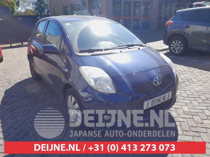 Toyota Yaris II 1.3 16V VVT-i  (Schade)