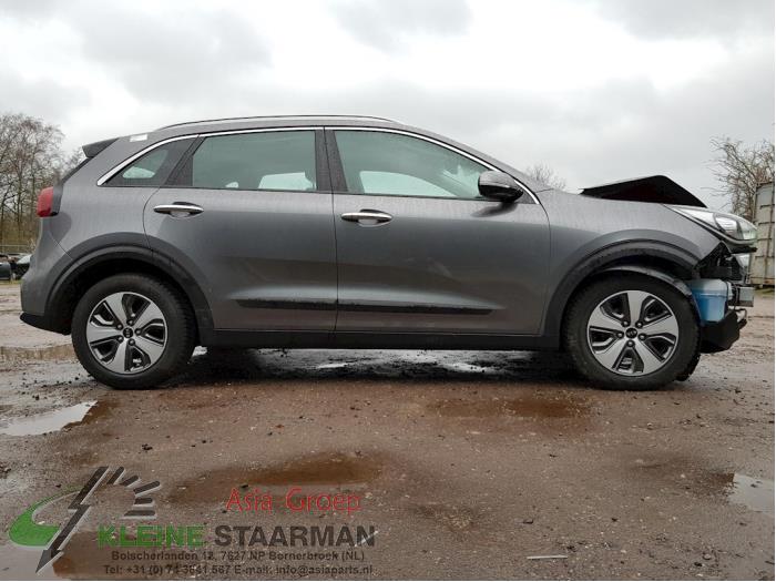 Kia Niro I 1.6 GDI Hybrid Sloopvoertuig (2017, Grijs)