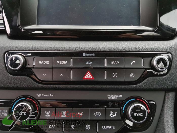 Kia Niro I 1.6 GDI Hybrid Sloopvoertuig (2017, Grijs)