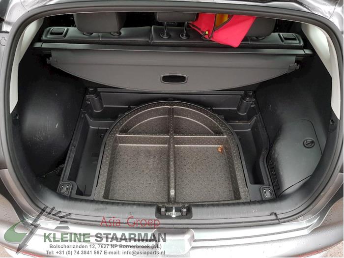 Kia Niro I 1.6 GDI Hybrid Sloopvoertuig (2017, Grijs)