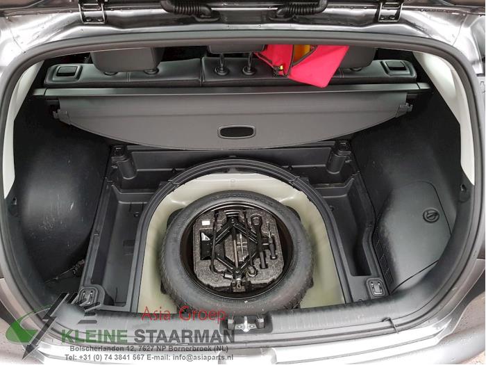 Kia Niro I 1.6 GDI Hybrid Sloopvoertuig (2017, Grijs)