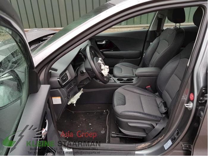 Kia Niro I 1.6 GDI Hybrid Sloopvoertuig (2017, Grijs)