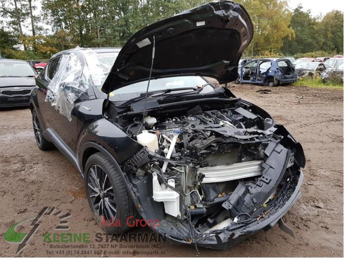 Toyota C-HR 1.8 16V Hybrid Sloopvoertuig (2017, Zwart)