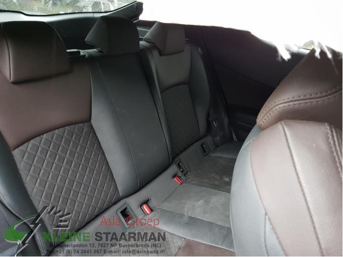 Toyota C-HR 1.8 16V Hybrid Sloopvoertuig (2017, Zwart)