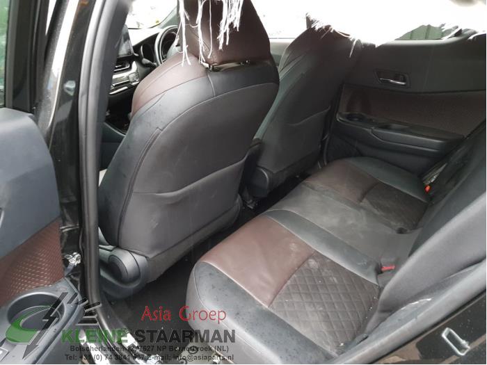 Toyota C-HR 1.8 16V Hybrid Sloopvoertuig (2017, Zwart)