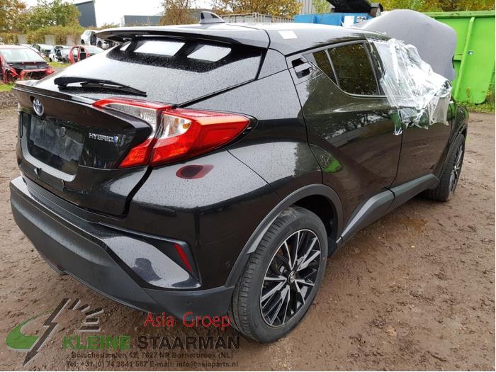 Toyota C-HR 1.8 16V Hybrid Sloopvoertuig (2017, Zwart)