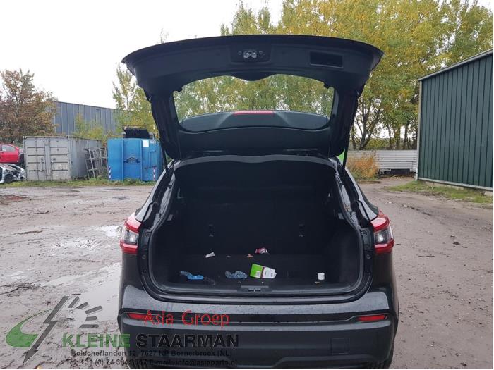 Nissan Qashqai 1.3 DIG-T 160 16V Sloopvoertuig (2020, Zwart)