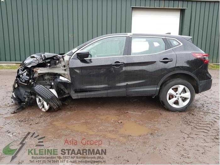 Nissan Qashqai 1.3 DIG-T 160 16V Sloopvoertuig (2020, Zwart)