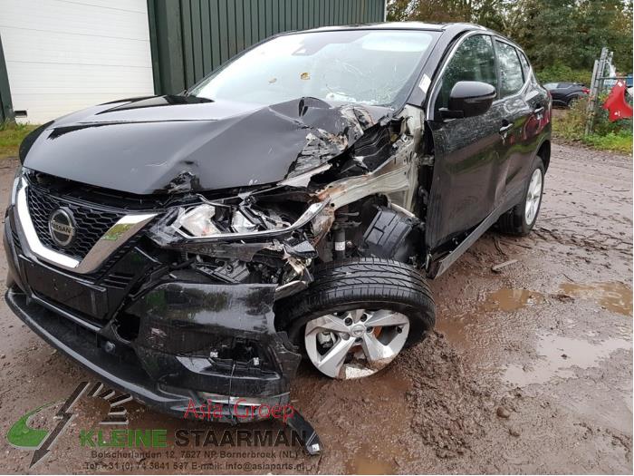 Nissan Qashqai 1.3 DIG-T 160 16V Sloopvoertuig (2020, Zwart)