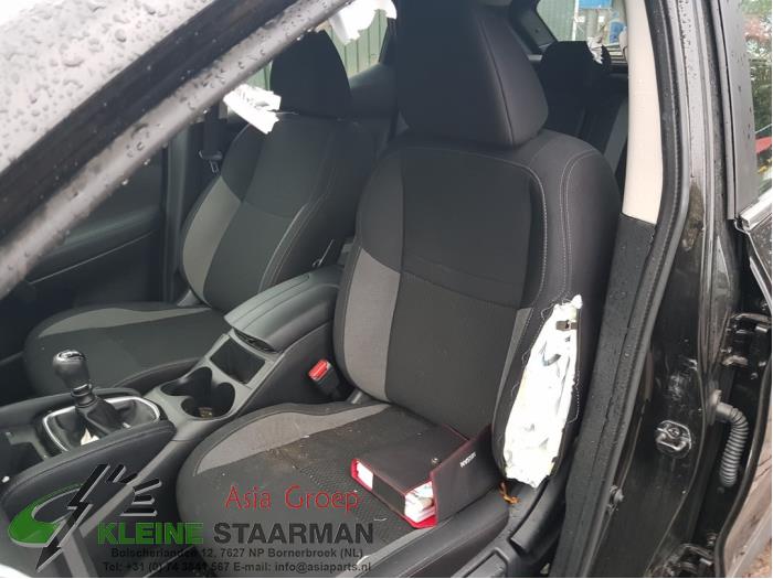 Nissan Qashqai 1.3 DIG-T 160 16V Sloopvoertuig (2020, Zwart)