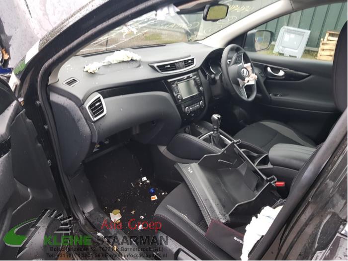 Nissan Qashqai 1.3 DIG-T 160 16V Sloopvoertuig (2020, Zwart)