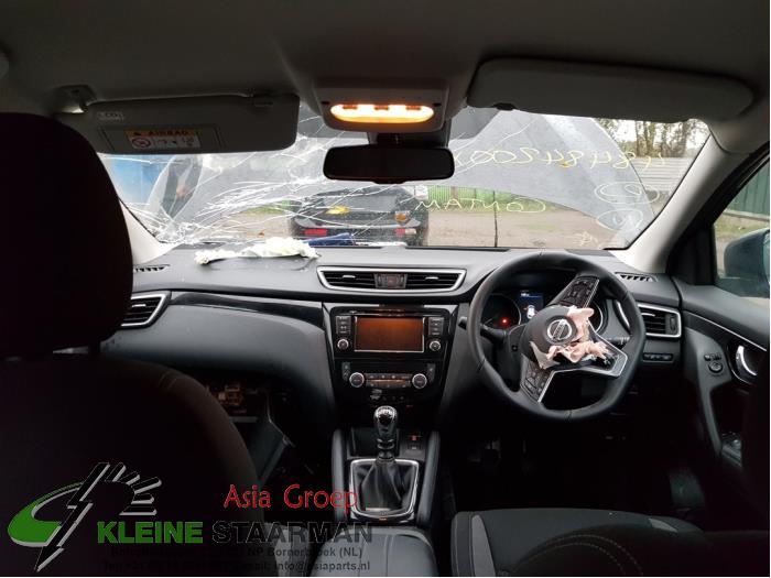 Nissan Qashqai 1.3 DIG-T 160 16V Sloopvoertuig (2020, Zwart)