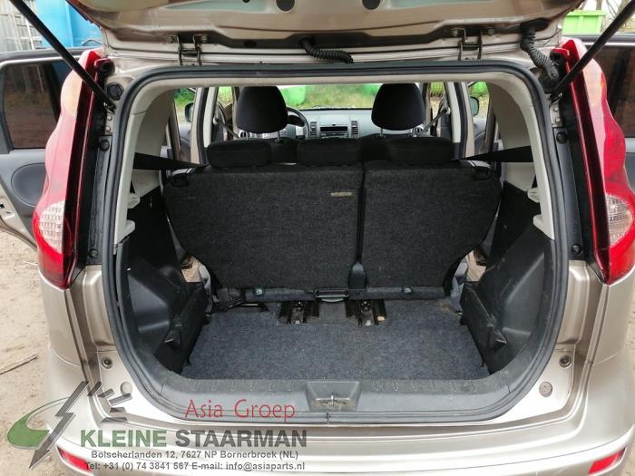 Nissan Note 1.4 16V Sloopvoertuig (2011, Bruin)