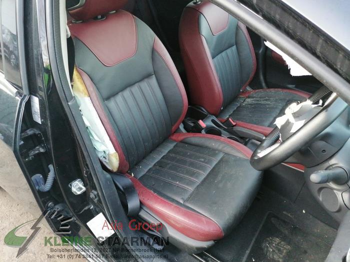 Nissan Micra 0.9 IG-T 12V Sloopvoertuig (2017, Zwart)