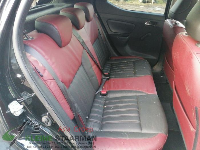 Nissan Micra 0.9 IG-T 12V Sloopvoertuig (2017, Zwart)