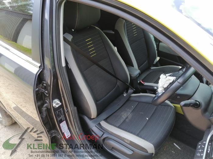 Kia Stonic 1.0i T-GDi 12V Sloopvoertuig (2018, Donker, Grijs, Groen)