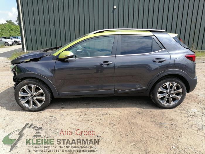 Kia Stonic 1.0i T-GDi 12V Sloopvoertuig (2018, Donker, Grijs, Groen)