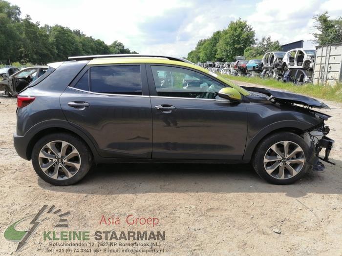 Kia Stonic 1.0i T-GDi 12V Sloopvoertuig (2018, Donker, Grijs, Groen)