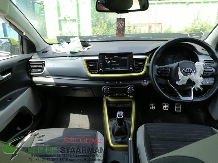 Kia Stonic 1.0i T-GDi 12V Sloopvoertuig (2018, Donker, Grijs, Groen)