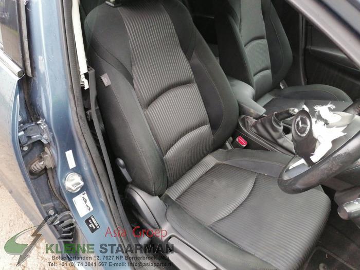 Mazda 3 2.0 SkyActiv-G 120 16V Sloopvoertuig (2015, Blauw)