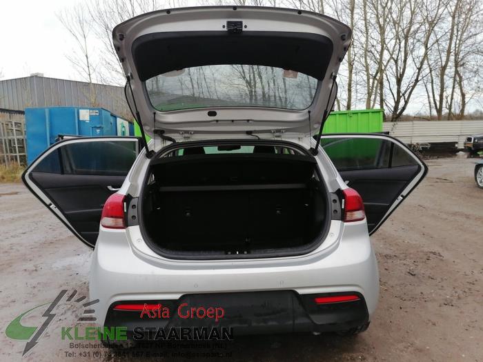 Kia Rio IV 1.0i T-GDi 100 12V Sloopvoertuig (2019, Grijs)