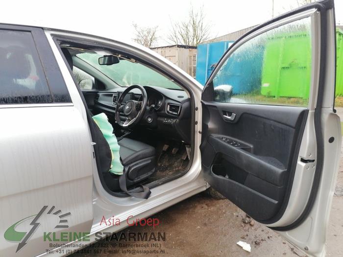 Kia Rio IV 1.0i T-GDi 100 12V Sloopvoertuig (2019, Grijs)