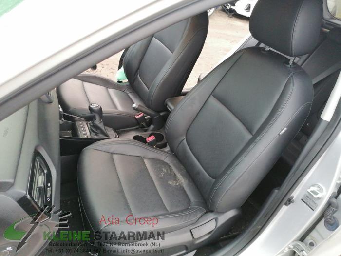 Kia Rio IV 1.0i T-GDi 100 12V Sloopvoertuig (2019, Grijs)