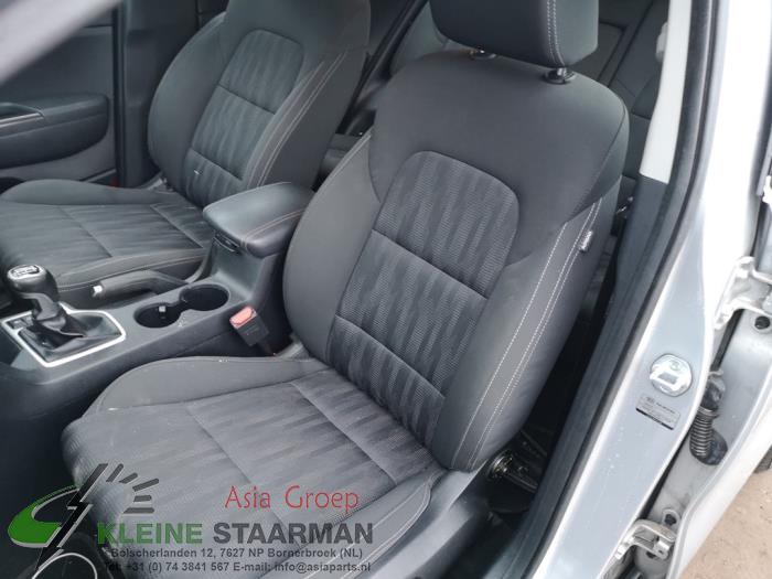 Kia Sportage 1.6 GDI 132 16V 4x2 Sloopvoertuig (2017, Grijs)