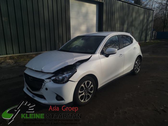 Mazda 2 1.5 SkyActiv-G 90 Sloopvoertuig (2016, Wit)