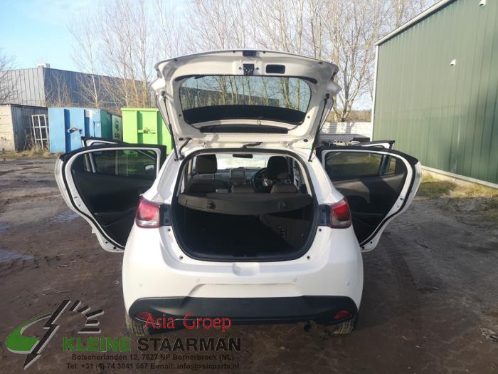 Mazda 2 1.5 SkyActiv-G 90 Sloopvoertuig (2016, Wit)