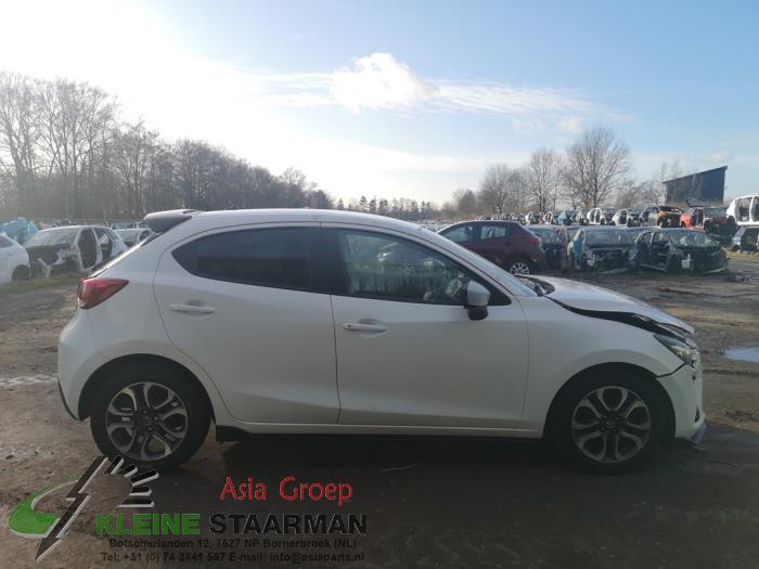 Mazda 2 1.5 SkyActiv-G 90 Sloopvoertuig (2016, Wit)