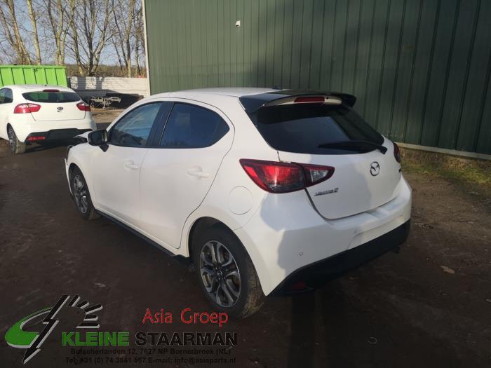 Mazda 2 1.5 SkyActiv-G 90 Sloopvoertuig (2016, Wit)