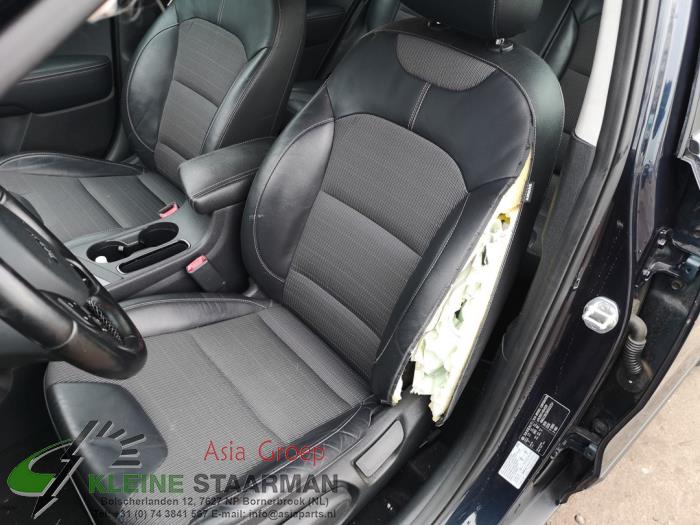 Kia Niro I 1.6 GDI Hybrid Sloopvoertuig (2016, Blauw)