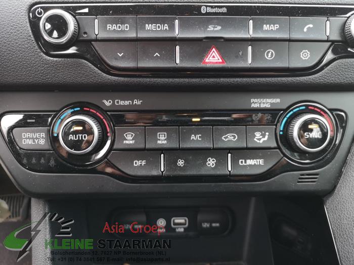 Kia Niro I 1.6 GDI Hybrid Sloopvoertuig (2016, Blauw)