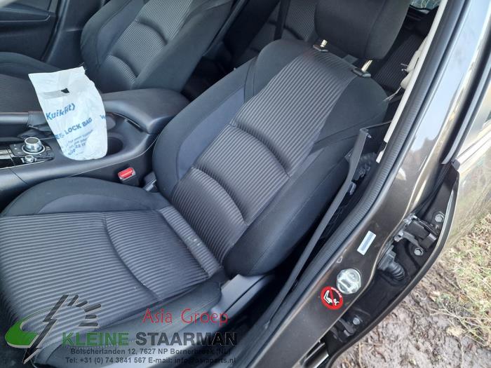 Mazda 3 2.0 SkyActiv-G 120 16V Sloopvoertuig (2015, Bruin)