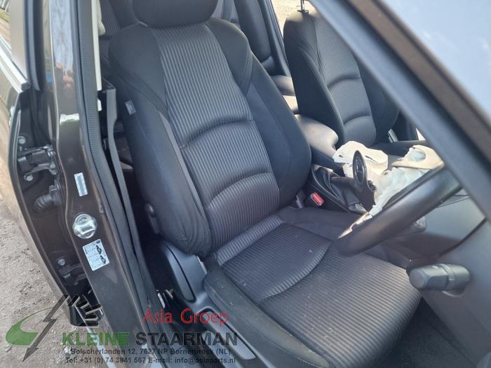 Mazda 3 2.0 SkyActiv-G 120 16V Sloopvoertuig (2015, Bruin)