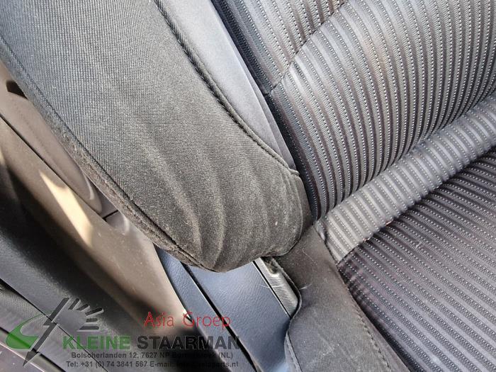 Mazda 3 2.0 SkyActiv-G 120 16V Sloopvoertuig (2015, Bruin)