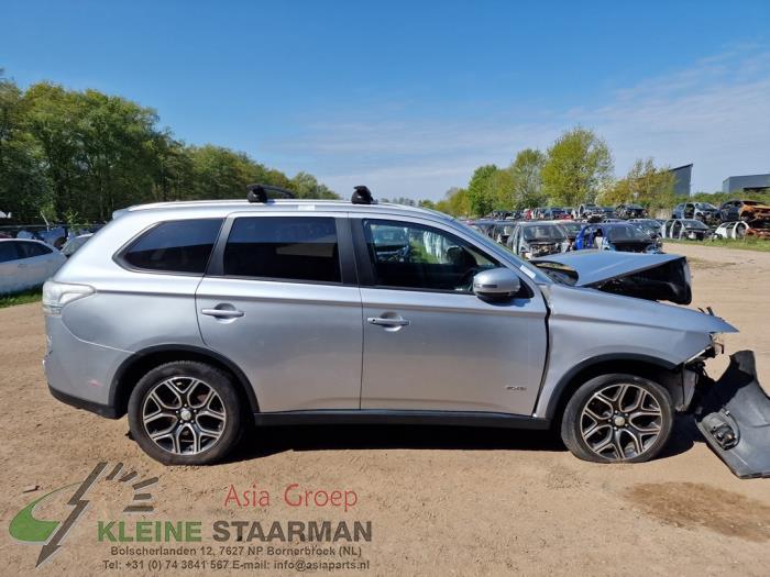 Mitsubishi Outlander 2.2 DI-D 16V Clear Tec 4x4 Sloopvoertuig (2015, Grijs)