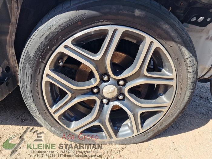 Mitsubishi Outlander 2.2 DI-D 16V Clear Tec 4x4 Sloopvoertuig (2015, Grijs)