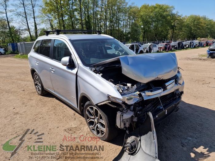 Mitsubishi Outlander 2.2 DI-D 16V Clear Tec 4x4 Sloopvoertuig (2015, Grijs)