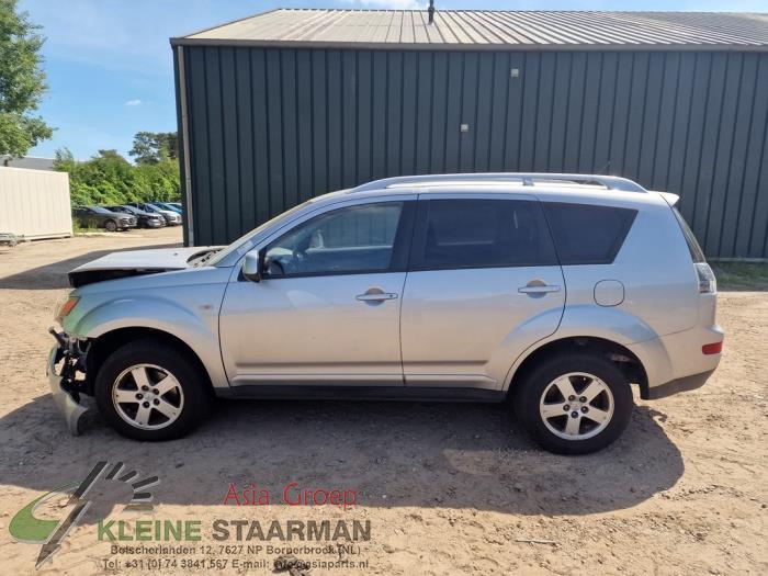 Mitsubishi Outlander 2.4 16V Mivec 4x2 Sloopvoertuig (2008, Grijs)