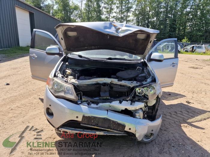 Mitsubishi Outlander 2.4 16V Mivec 4x2 Sloopvoertuig (2008, Grijs)