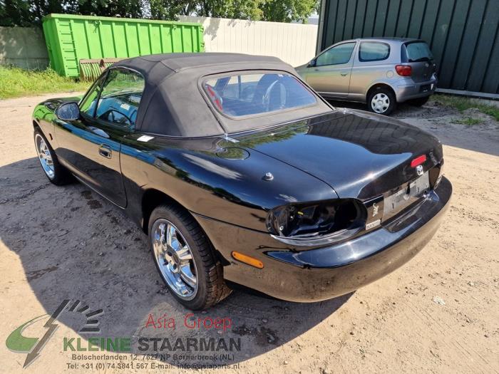 Mazda MX-5 1.6i 16V Sloopvoertuig (2001, Zwart)
