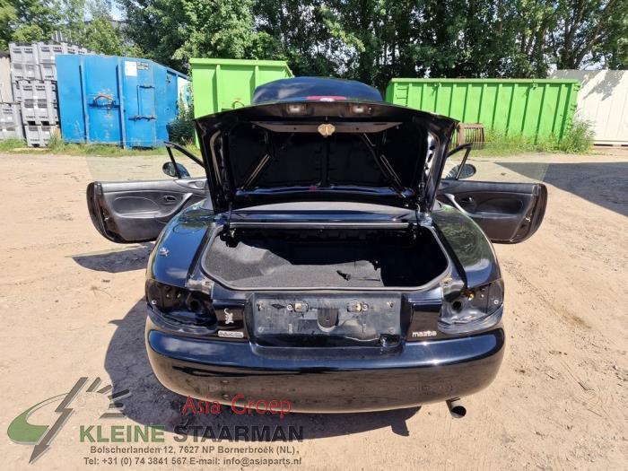 Mazda MX-5 1.6i 16V Sloopvoertuig (2001, Zwart)