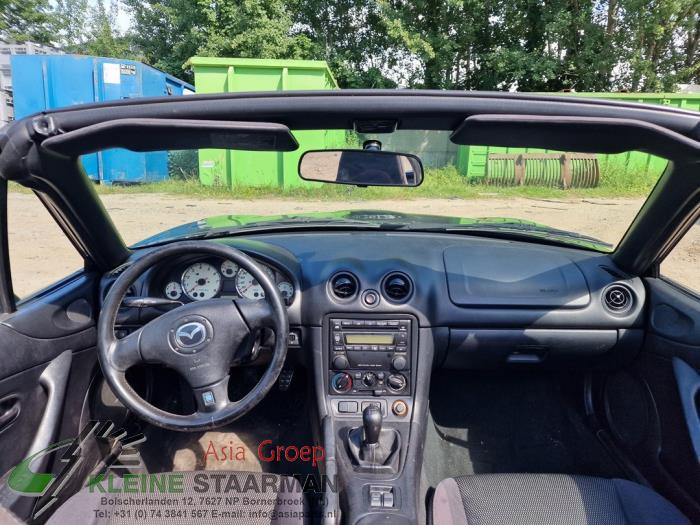 Mazda MX-5 1.6i 16V Sloopvoertuig (2001, Zwart)