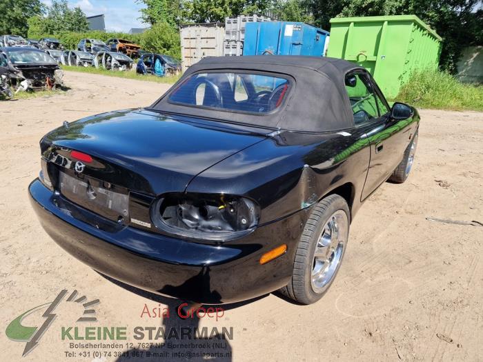Mazda MX-5 1.6i 16V Sloopvoertuig (2001, Zwart)