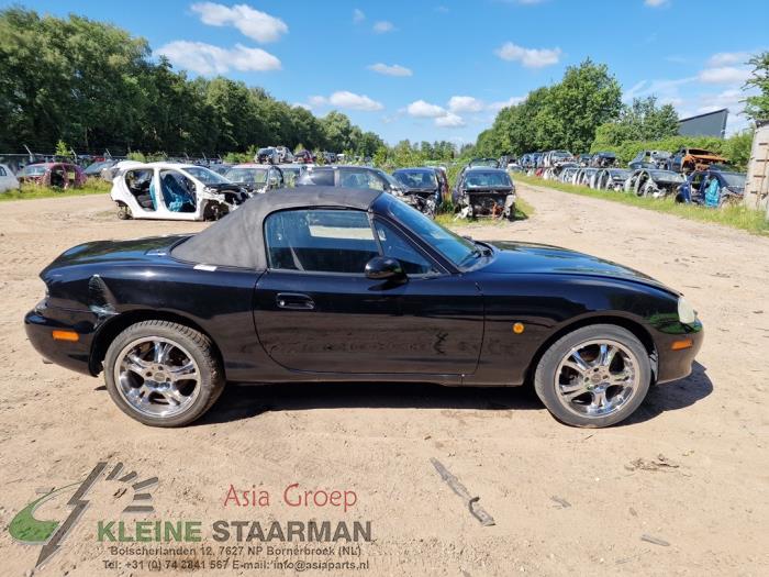 Mazda MX-5 1.6i 16V Sloopvoertuig (2001, Zwart)